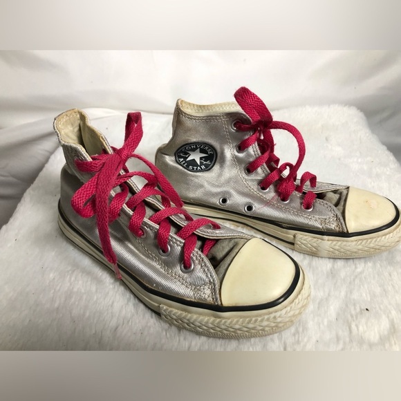 Girls Silver Converse Shoes. Size 1. - Picture 1 of 5